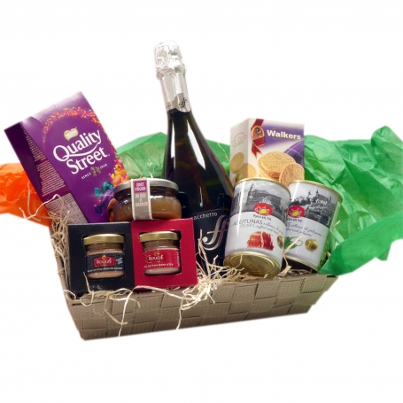 Aperitif Basket with Prosecco and goodies