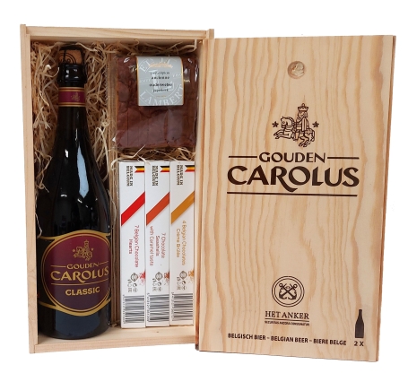 Coffret cadeau en bois avec Carolus belge et bonbons belges